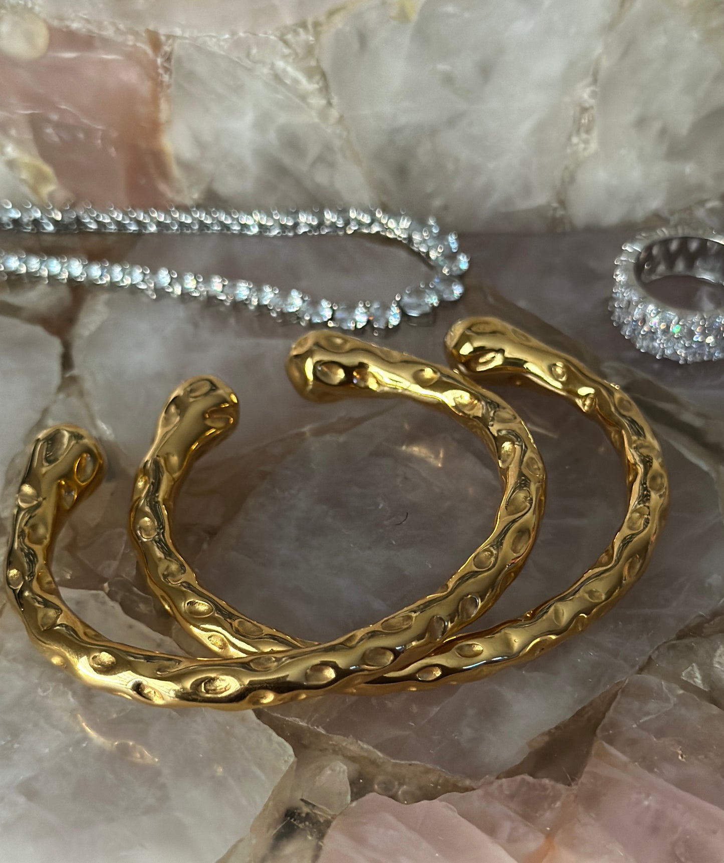 🚨PREORDER🚨“Jagged” bangle (Gold)
