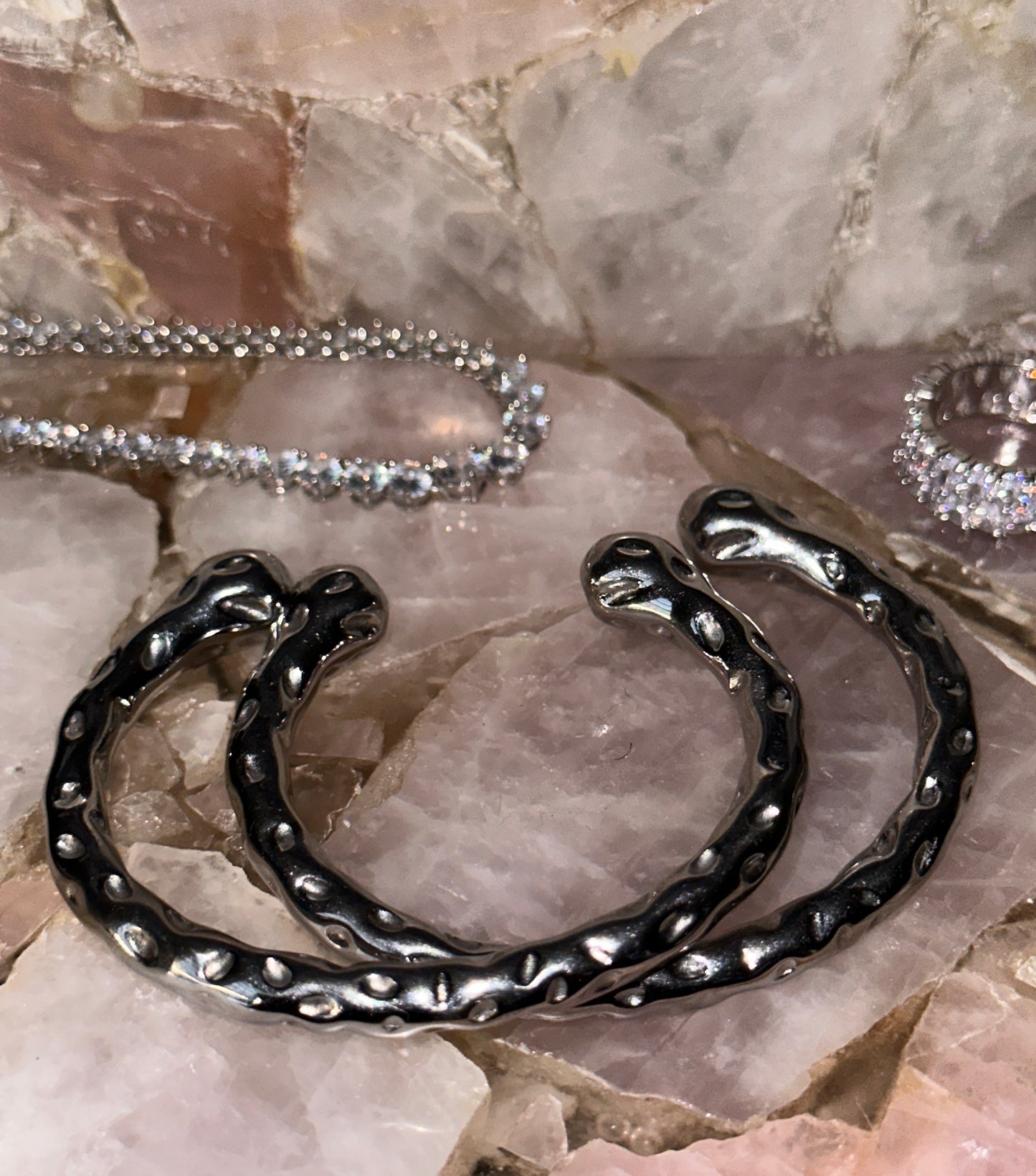 🚨PRE-ORDER🚨“Jagged” bangle (SILVER)