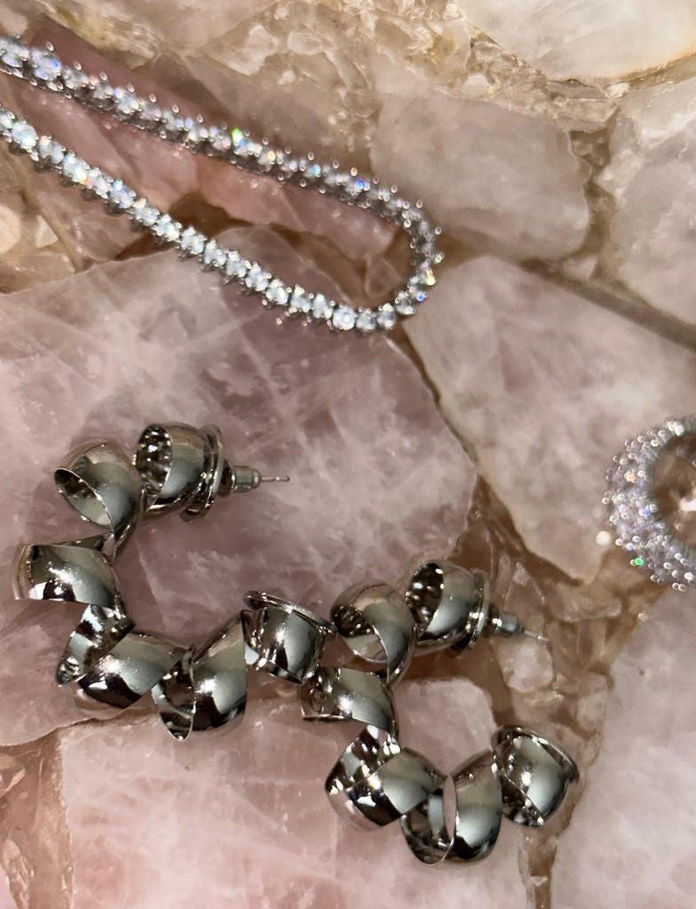 “Don’t get it twisted” (Silver) hoop earrings