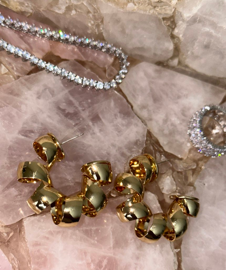 “Don’t get it twisted” (Gold) hoop earrings